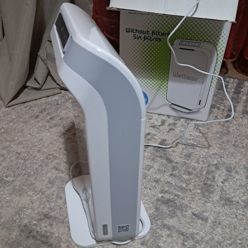 Wellisair air disinfector and purifier like new