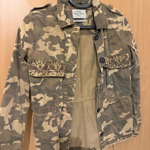 Bershka military jacket size S like new with special details