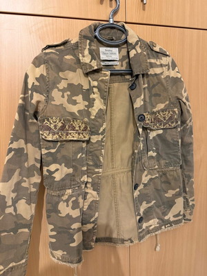 Bershka military jacket size S like new with special details