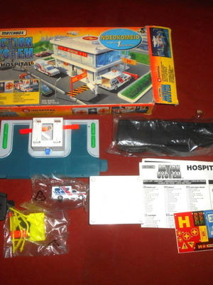 Matchbox Action System Hospital vintage toy 1996, like new
