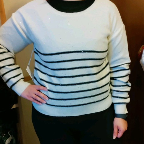 Knitted blouse with bows and silver sequins new, one size