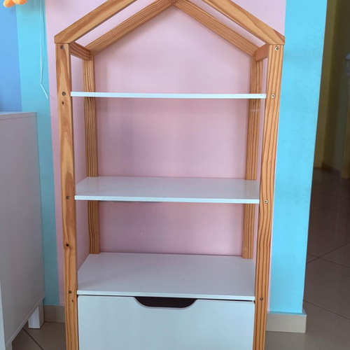Professional children's play area equipment like new for creative activities