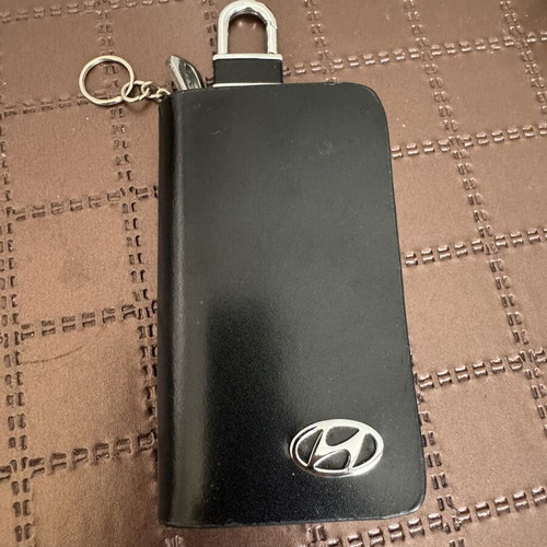Hyundai leather keychain like new, black