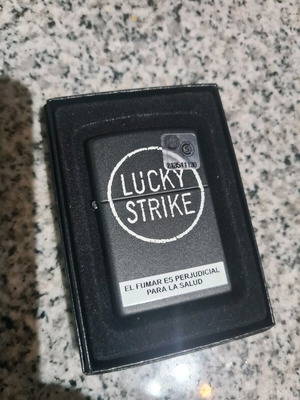 Zippo Lucky Strike special edition black new