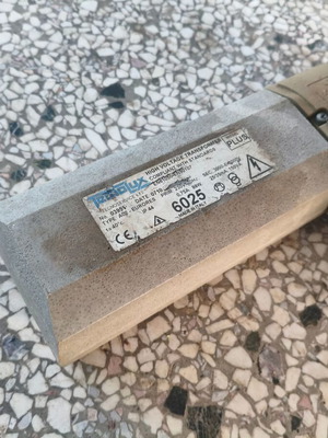 Μετασχηματιστής υψηλής τάσης Tecnolux 3000V μεταχειρισμένος για επιγραφές neon