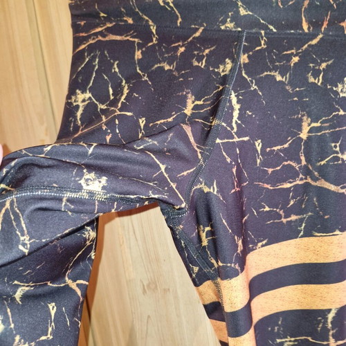 Lavalmore sports leggings new black with gold cracks size S