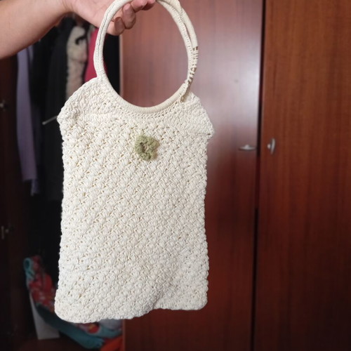 Knitted handbag like new, white and beige