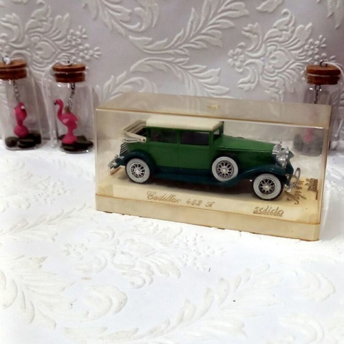 Cadillac Solido 452a 1930s diecast model car like new