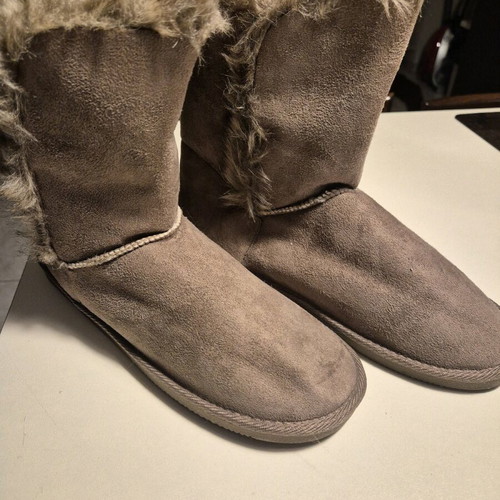Boots with fur new, beige, comfortable size 40