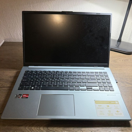 Asus Vivobook Go 15 E1504FA laptop, AMD Ryzen 3, 8GB RAM, 512GB SSD
