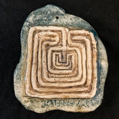 Decorative ceramic wall or table pieces like new, set of 2