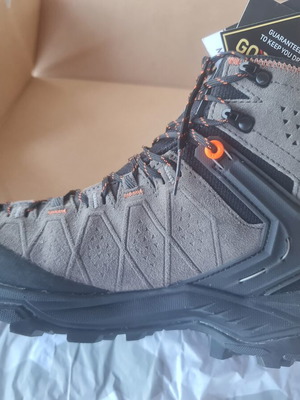 Salewa shoes size 42, new