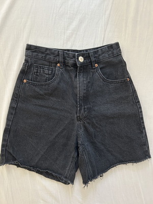 Denim shorts Stradivarius like new, black, size XS