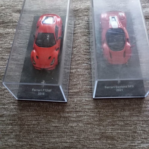 Ferrari collectible metal toy car set 1:43 F12tdf & Daytona SP3