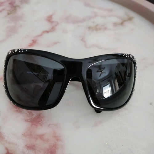Salvatore Ferragamo sunglasses like new, black