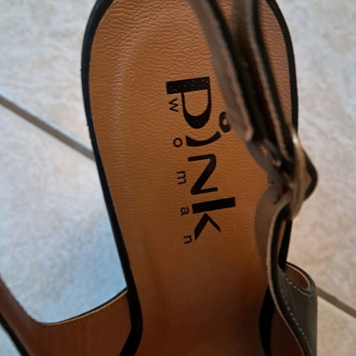 Pink Woman sandals No39 like new with small defect and replacement heels