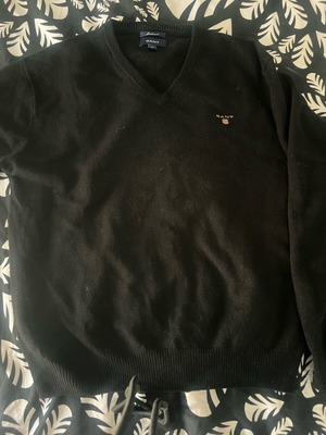 Gant unisex black sweater like new