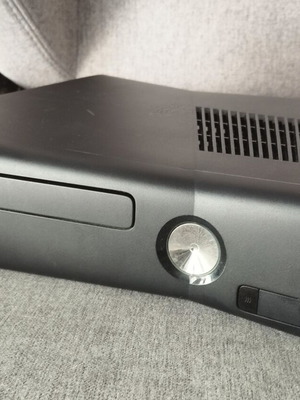 Xbox 360 Slim RGH3 ανακατασκευασμένη κονσόλα 250GB με παιχνίδια