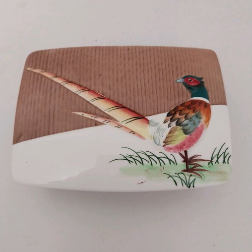 Porcelain jewelry box Japan Handpicked by Iris Street vintage 1960