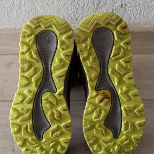 Boys' boots size 32.5 used, winter athletic, gray and yellow