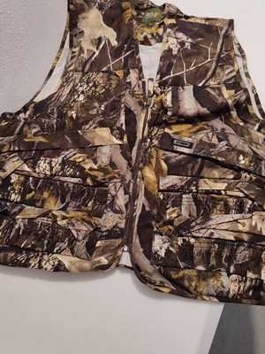 Toxotis hunting vest like new, size XL with 40 cartridge holders