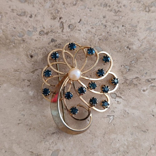 Vintage pin