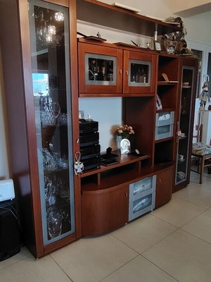 Living room wall unit with display cabinets like new