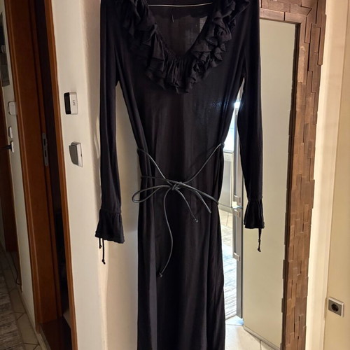 Zara black dress like new with belt and ruffles, size S