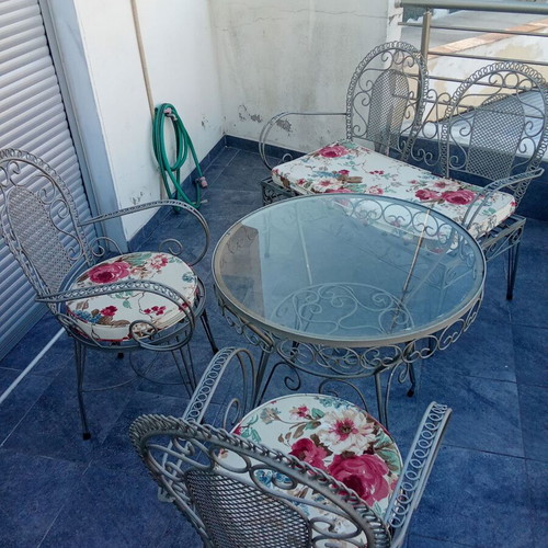 Fer Forge garden sofa set like new with chairs, tables, and two-seater couch
