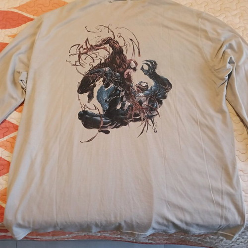 Venom Marvel long-sleeve shirt XL like new, beige with prints
