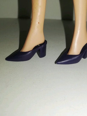 Barbie shoes like new