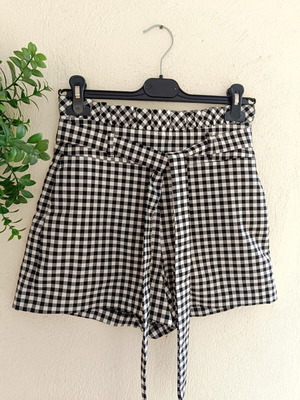 Zara Gingham Print High Waist Shorts XS like new, black and white