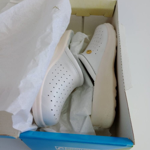 Sanitaire Anatomical White Medical Clogs Size 37 New