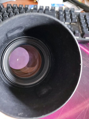 Canon EF 85mm f/1.8 USM lens like new with genuine parasole