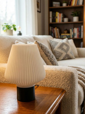 Φωτιστικό επιτραπέζιο καινούργιο με λάμπα Led σε μοντέρνο design