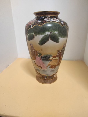 Large Satsuma vase like new