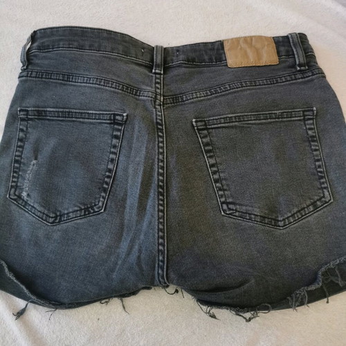 H&M denim shorts used, size M, black