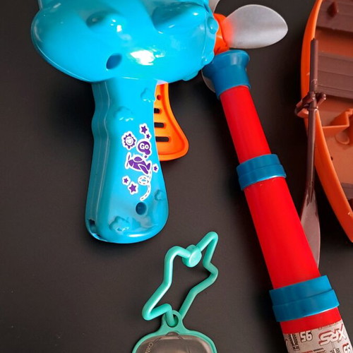 Pack of 5 unique toys like new