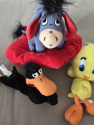 Vintage Looney Tunes plush set with Tweety, Daffy Duck, Donkey, like new