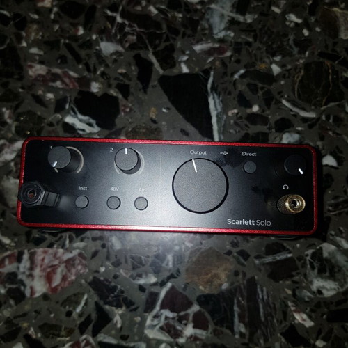 Focusrite Scarlett Solo 4th Gen audio interface with BM800 mic