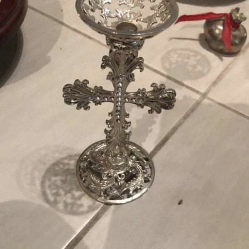 Candle holder with cross silver
