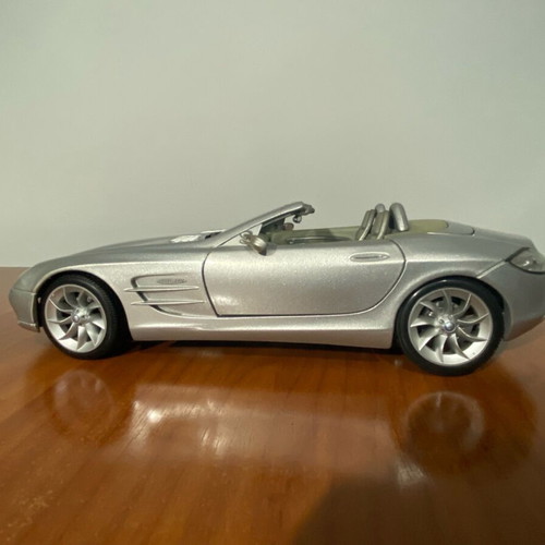 Mercedes Vision SLR 1/18 Maisto like new, without box