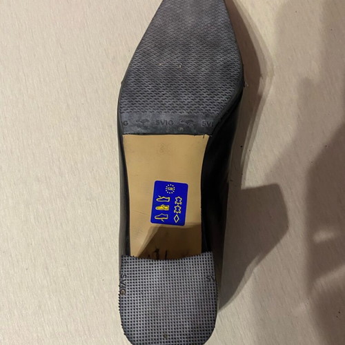 Tierra leather black pumps with square toe like new