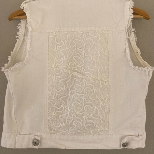 White denim vest like new with embroidery, size XS/S