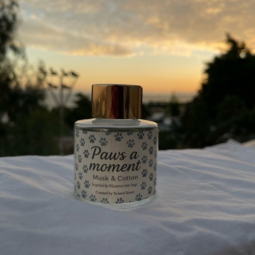 Paws for a moment diffuser new with Musk & Cotton scent