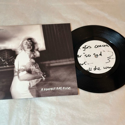 PJ Harvey A Perfect Day Elise 7” vinyl single 45 RPM like new