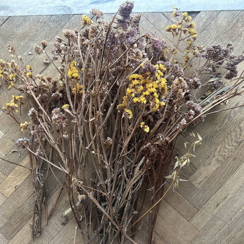 Dried flowers used
