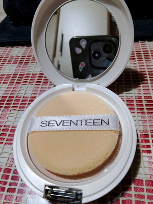 Seventeen powder number 8 like new