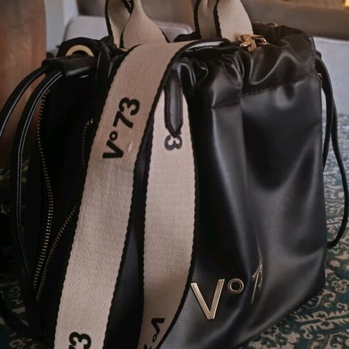 V°73 crossbody bag like new, black