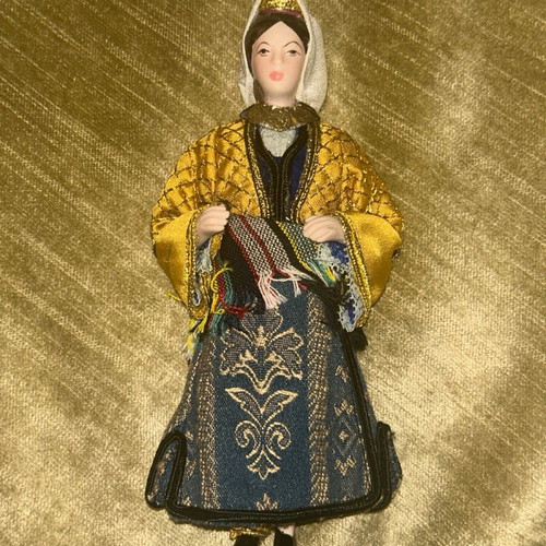 Traditional doll 18cm like new